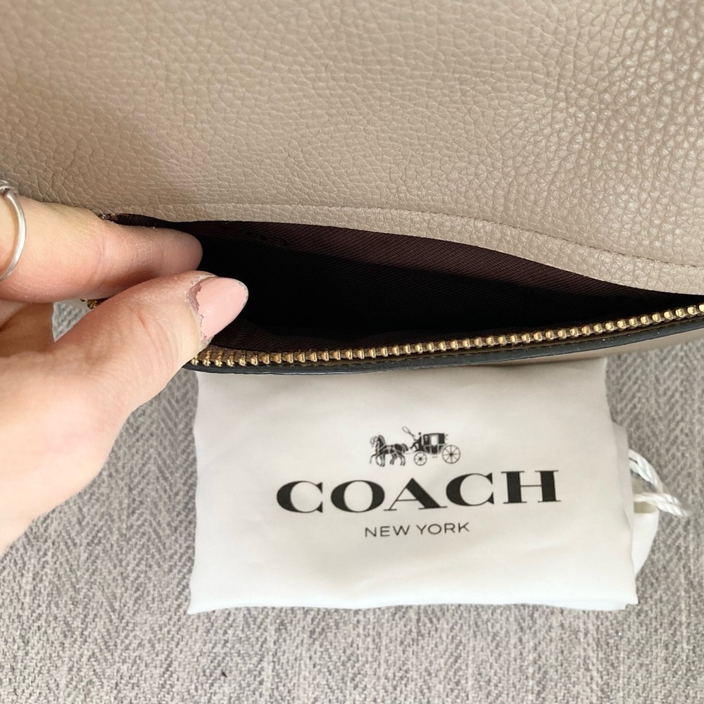 Coach Sutton Hobo Rivets Taupe Pebble Leather Bag - Picture 3 of 9